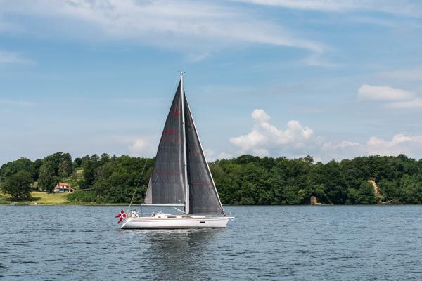 Faurby 420 sailing